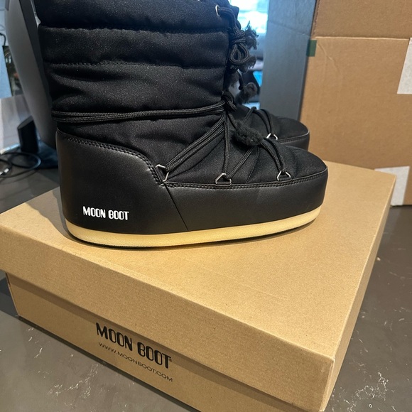 Moon Boot EVX Light Nylon Slip On Unisex Snow Boots - Picture 4 of 5